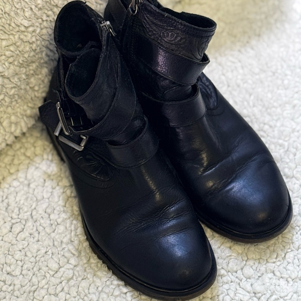 Sofft Lalana Tooled Black Leather Moto Boots